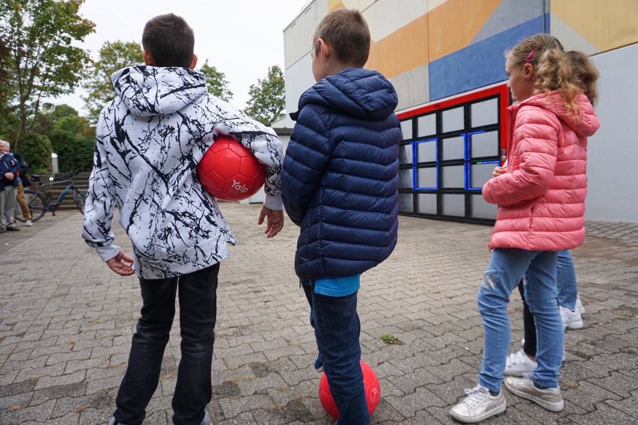 Yalp Sutu - Haidach schoolyard