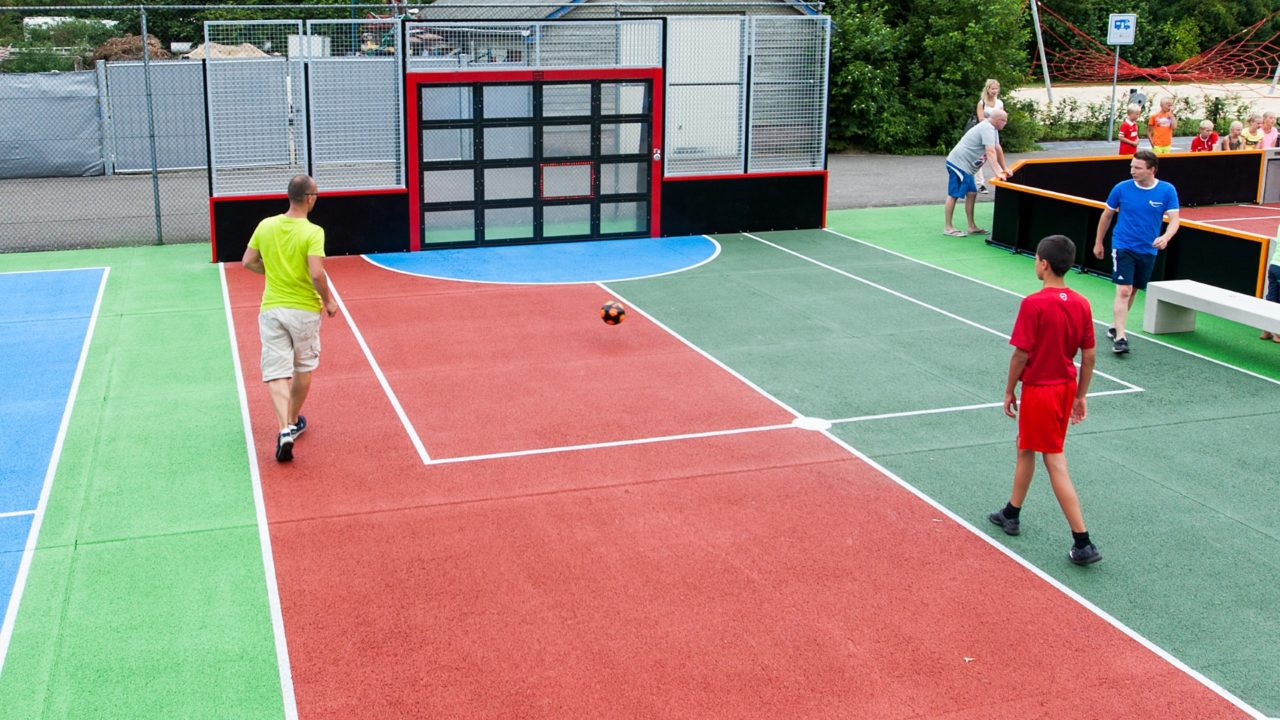 Yalp Sutu Interactive ball wall