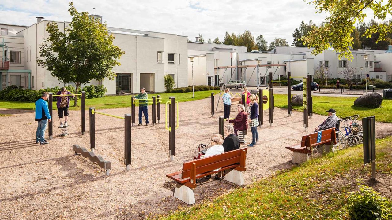 Proximity to the community center is important. Image: Hausjärvi, Finland.